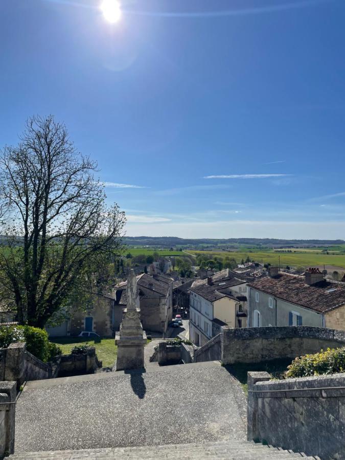 Villebois-Lavalette Auberge Du Boisne מראה חיצוני תמונה